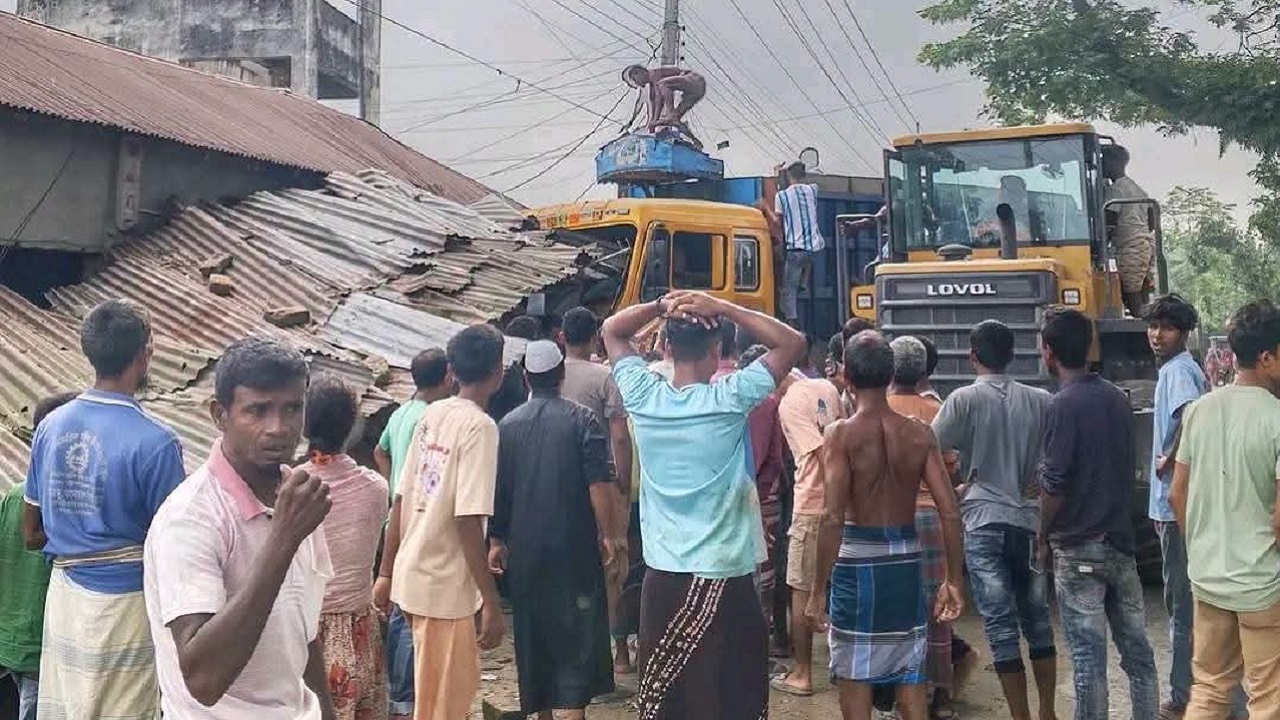 পাটগ্রামে ট্রাক-অটোরিকশা সংঘর্ষে নিহত ৩, আহত ৭