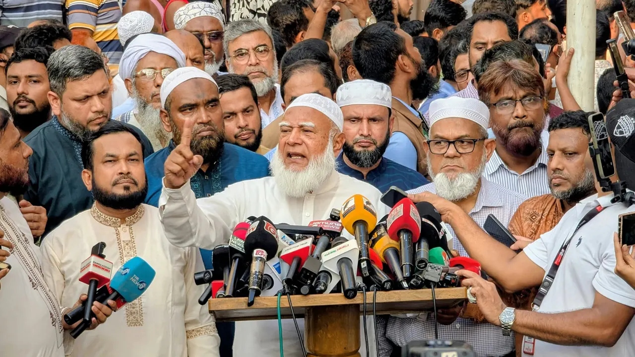 মিরপুরের ক্ষতিগ্রস্ত স্বাস্থ্যকেন্দ্র পুনঃপ্রতিষ্ঠায় জামায়াতের ৫০ লাখ টাকা অনুদান