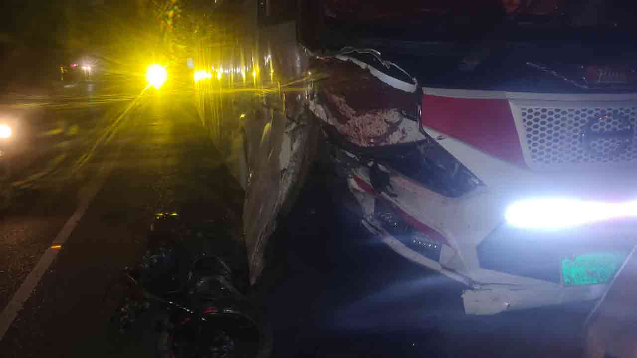 বরিশালে বাস-মোটরসাইকেল সংঘর্ষে নিহত ৩