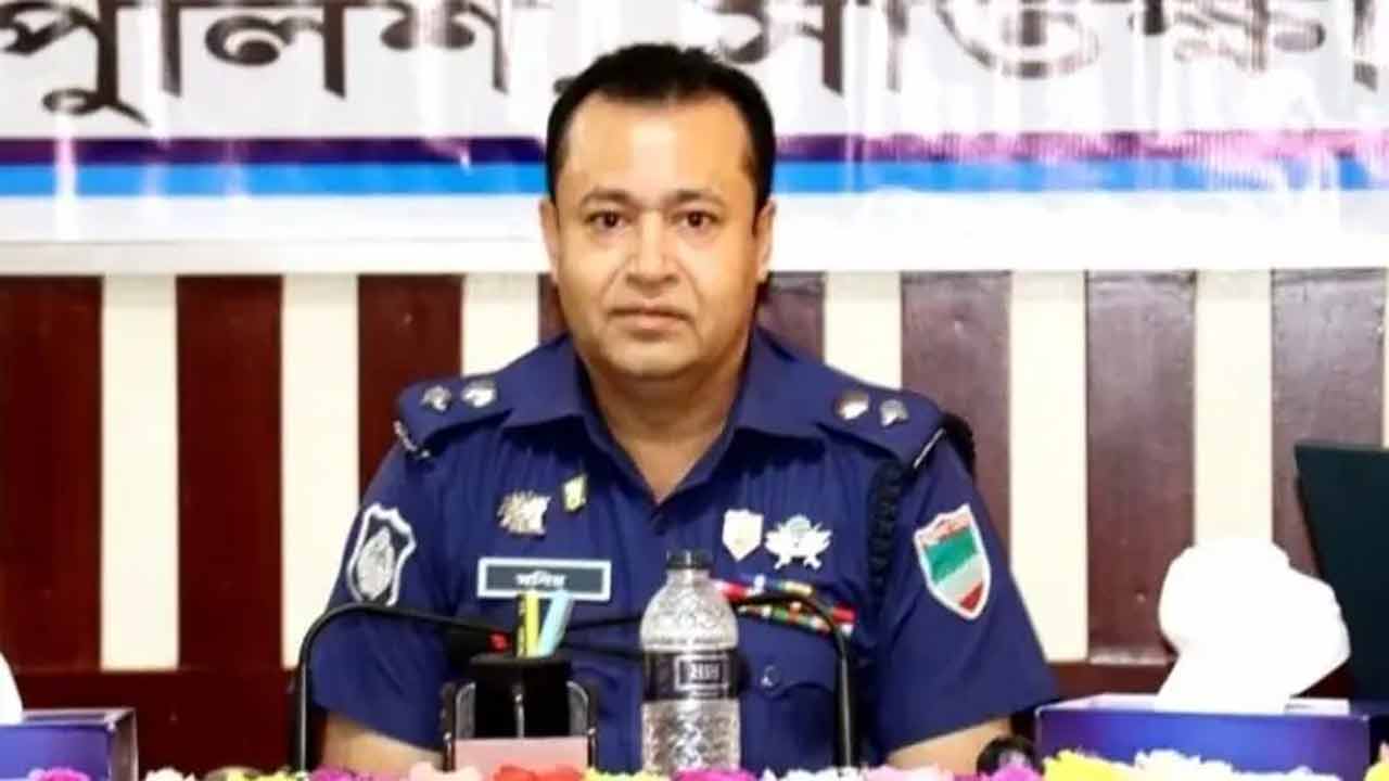 ডিএমপির সাবেক ডিসি মনিরুজ্জামান চাকরি থেকে বরখাস্ত