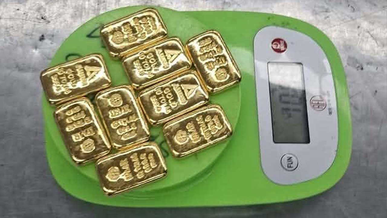 শাহজালালে বিমানকর্মীর কাছ থেকে এক কেজি স্বর্ণ উদ্ধার, আটক ২
