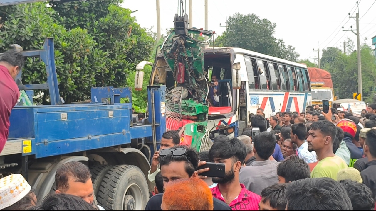 ময়মনসিংহে বাস-সিএনজি সংঘর্ষে একই পরিবারের ৪ জনসহ নিহত ৭