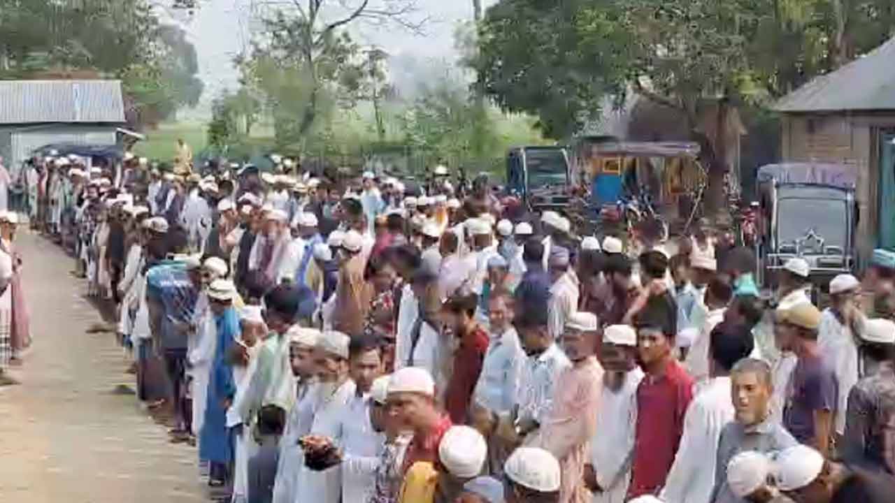 ময়মনসিংহে সড়ক দুর্ঘটনায় নিহত ৭ জনের দাফন সম্পন্ন &nbsp;