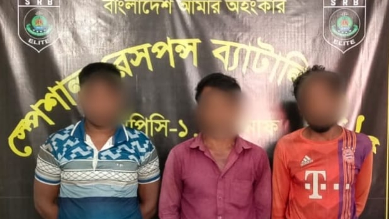 টেকনাফে দেড় লাখ ইয়াবাসহ ৩ রোহিঙ্গা গ্রেপ্তার