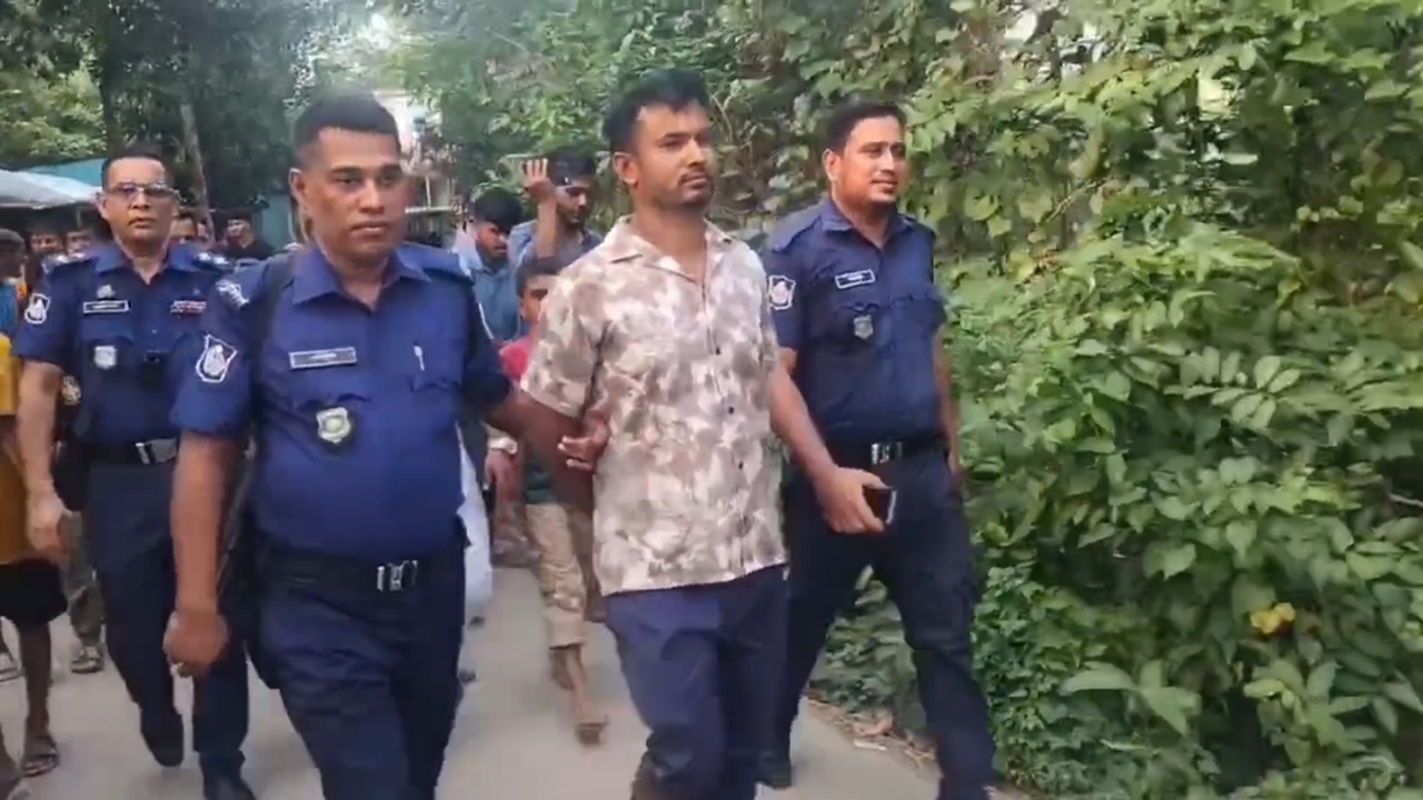 ব্রাহ্মণবাড়িয়ার ভূয়া পিবিআই পুলিশ পরিচয়ধারী প্রতারক আটক