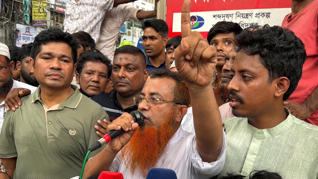 সরকারকে ৪৮ ঘণ্টার আল্টিমেটাম অটোরিকশা চালকদের