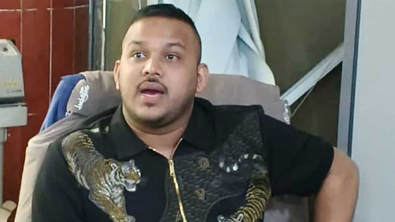 প্রিজনভ্যান থেকে যেভাবে পালালেন পিচ্চি রাজা
