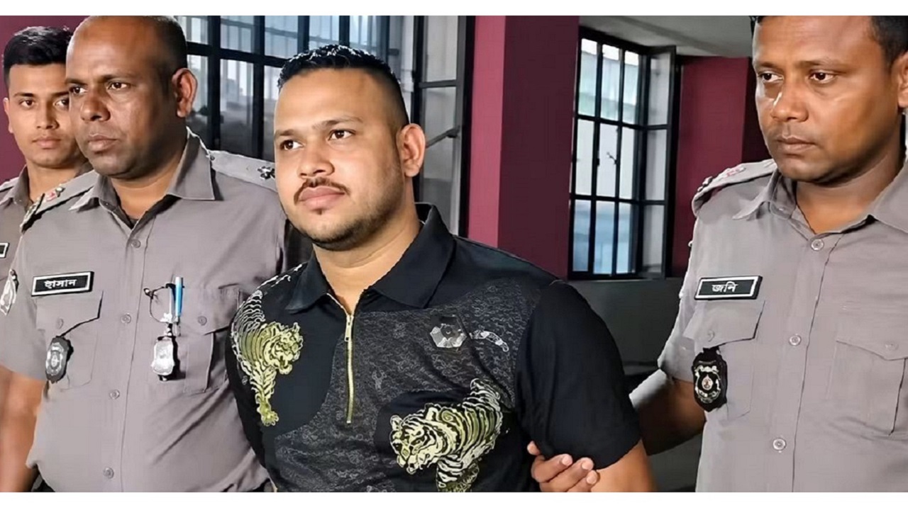 পিচ্চি রাজাকাণ্ডে ২ পুলিশ সদস্য গ্রেপ্তার