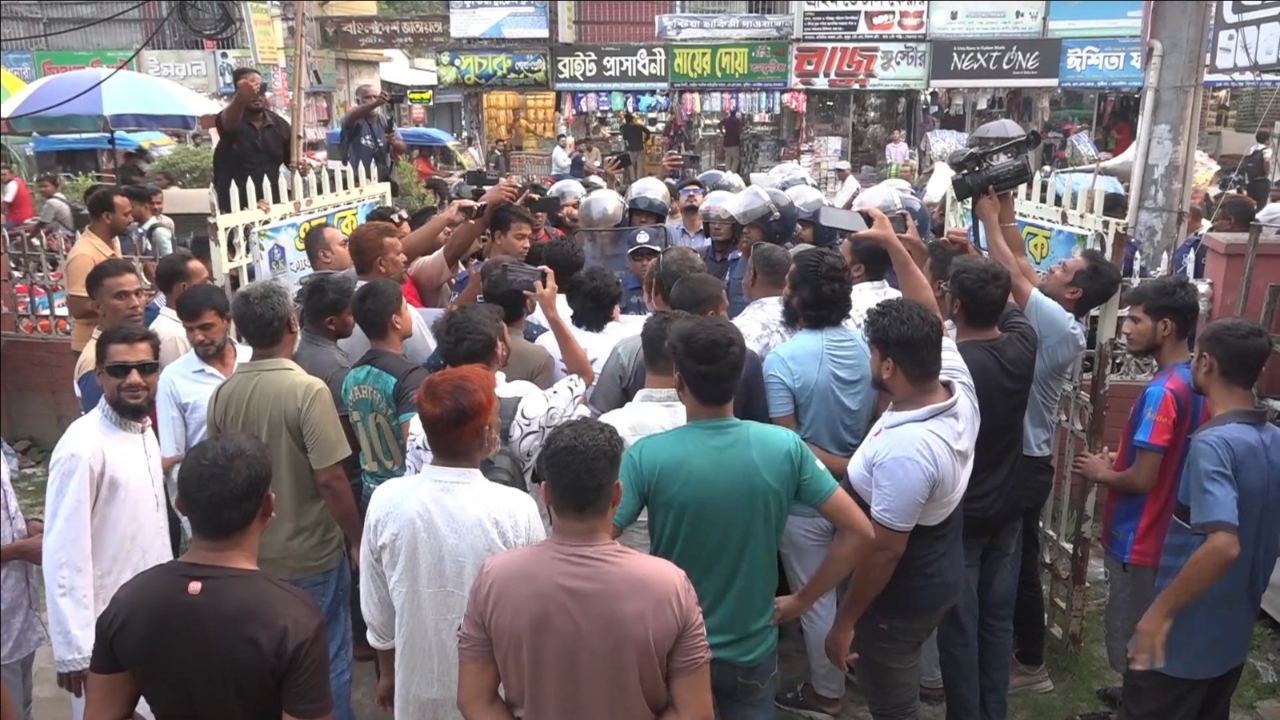 কুষ্টিয়ায় নাসির উদ্দিন পাটোয়ারীর ওপর হামলার প্রতিবাদে এনসিপির বিক্ষোভ