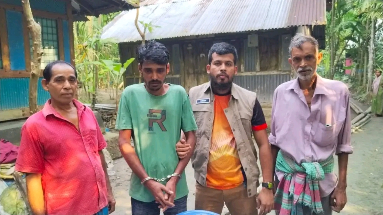 রাজাপুরে ৩০৫ পিস ইয়াবাসহ দুইজন গ্রেপ্তার, একজনের কারাদণ্ড