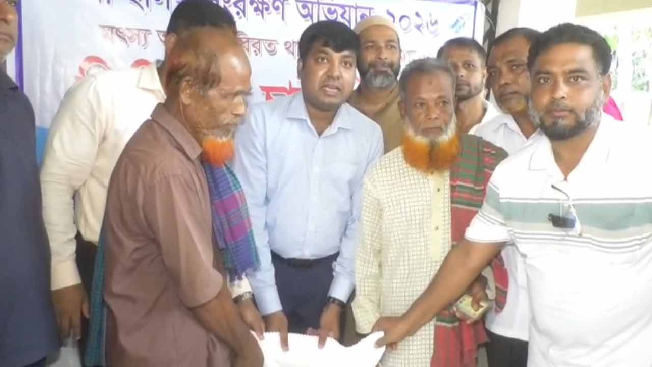 ভোলায় জেলেদের মাঝে ভিজিএফের চাল বিতরণ শুরু