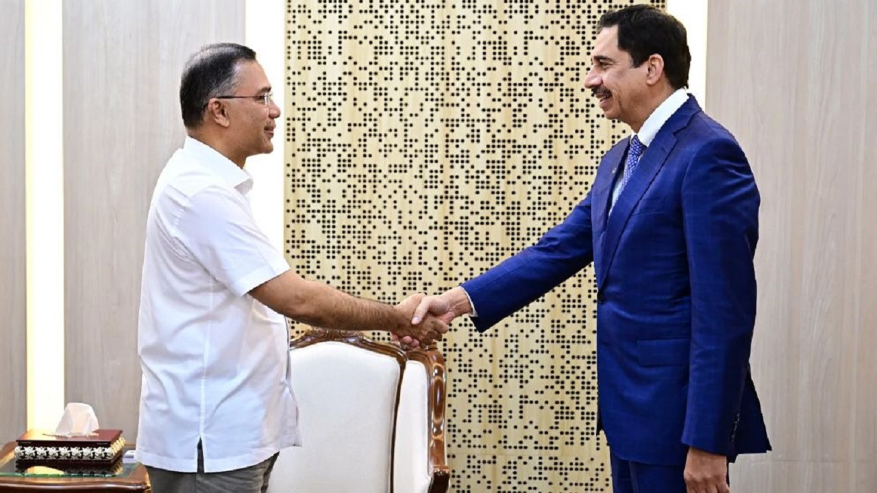 প্রধানমন্ত্রীর সঙ্গে ডিপি ওয়ার্ল্ডের চেয়ারম্যানের সাক্ষাৎ