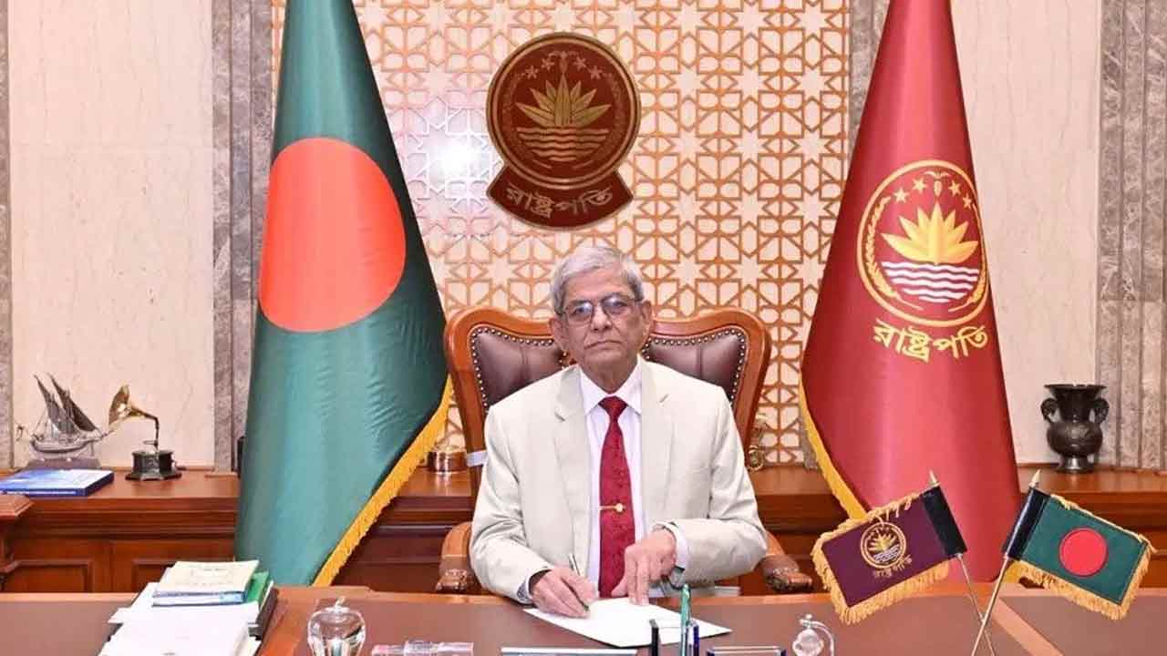 মানসিক স্বাস্থ্যসেবায় পরিবার ও সমাজের সহায়তা জরুরি: রাষ্ট্রপতি&nbsp;