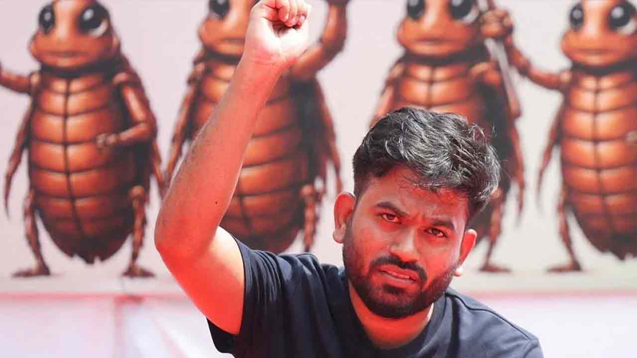 ককরোচ পার্টির প্রধান অভিজিৎ দীপকে আটক
