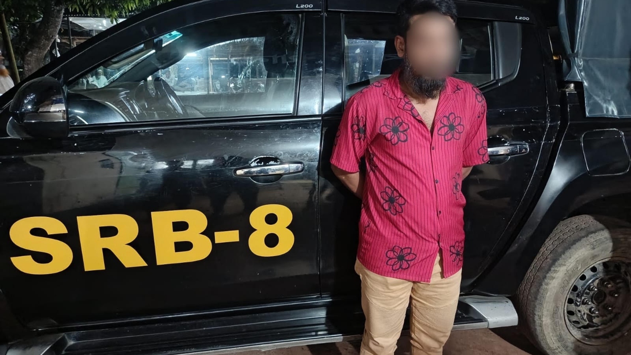 বাবুগঞ্জে মাদ্রাসাশিক্ষিকা নিহতের ঘটনায় বাসচালক গ্রেপ্তার