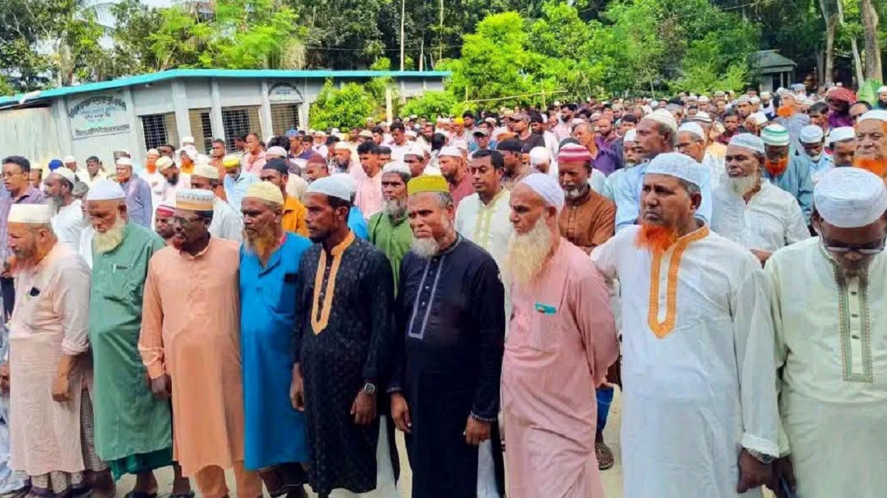 স্ত্রী লাশ বাড়িতে রেখে মসজিদে গিয়ে স্বামীর মৃত্যু, একসাথে জানাযা