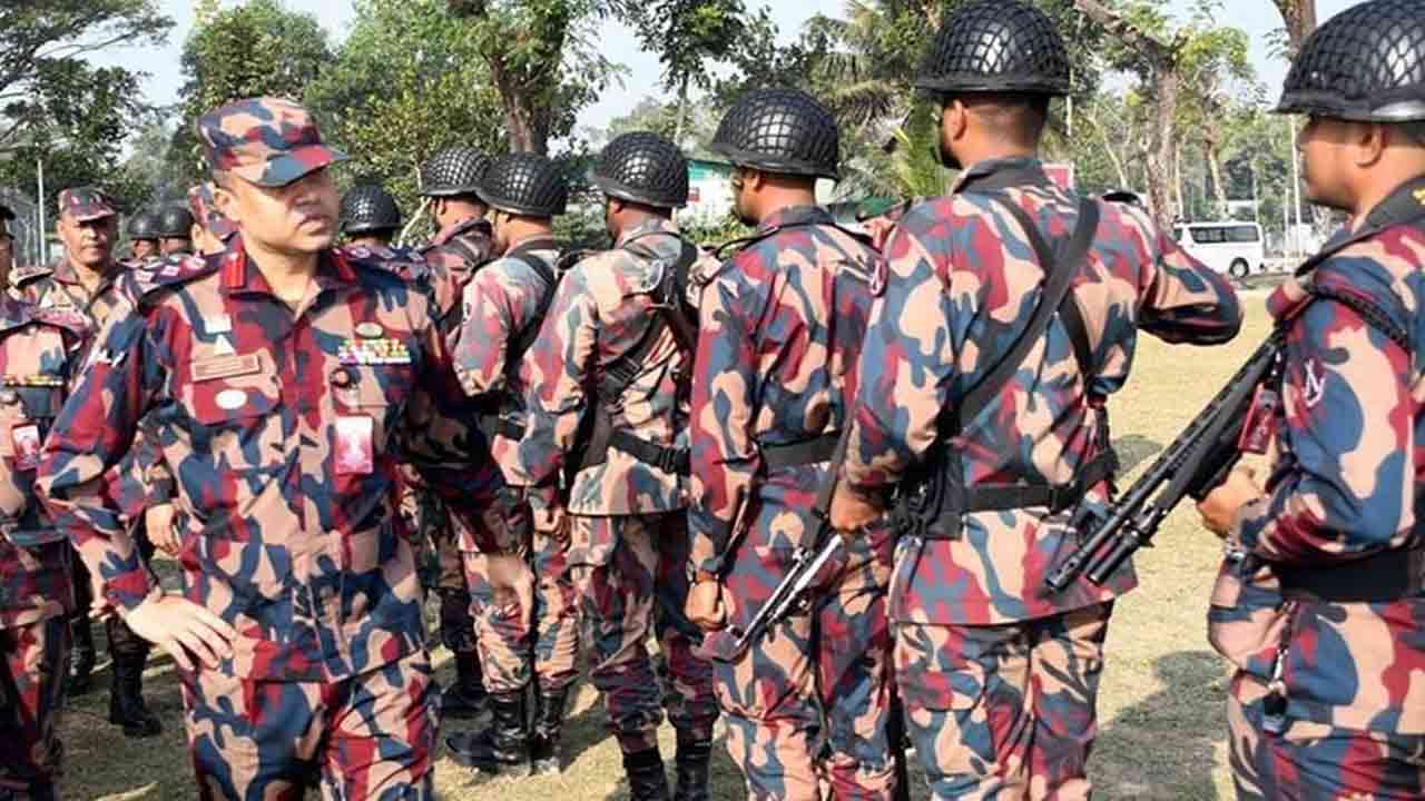 দুর্গাপূজায় সারা দেশে ১০ হাজার বিজিবি মোতায়েন