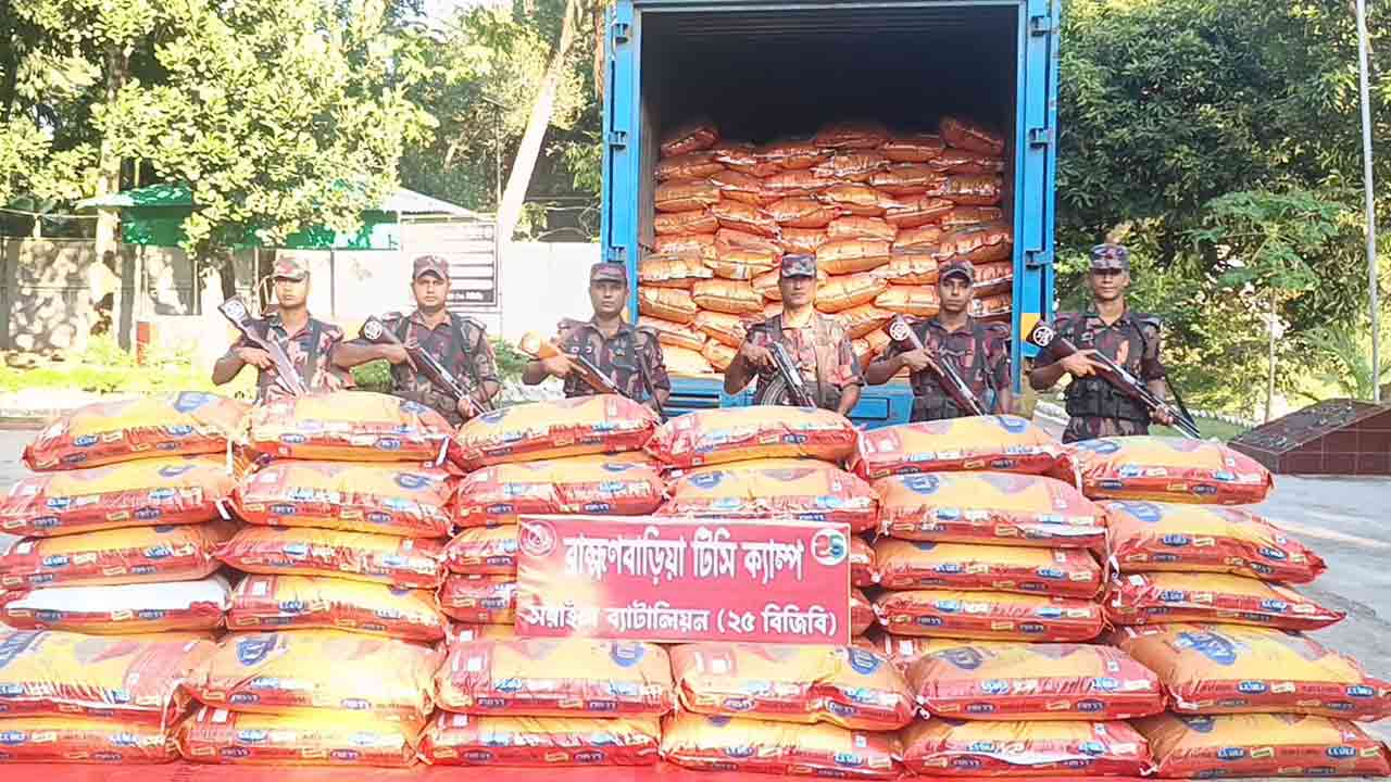 ব্রাহ্মণবাড়িয়ায় অবৈধ জিরাসহ কাভার্ড ভ্যান আটক