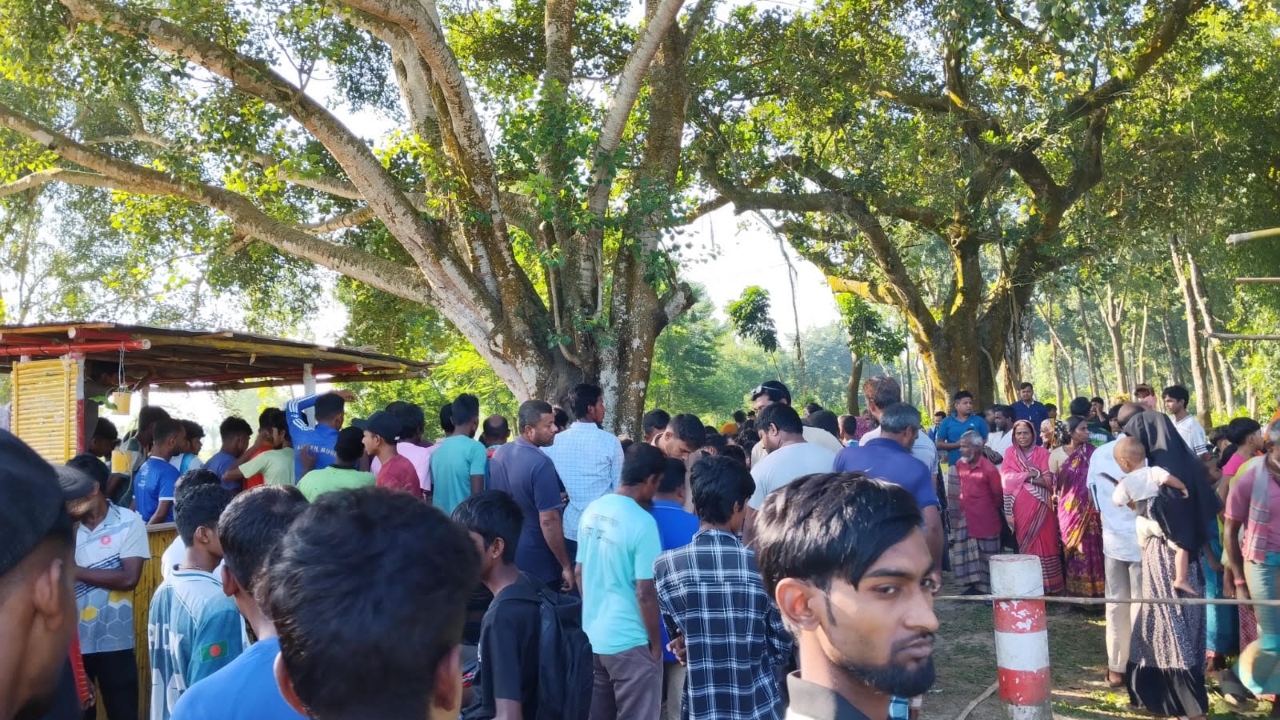 জয়পুরহাটে চায়ের দোকানের পেছনে অটোভ্যান চালকের রক্তাক্ত মরদেহ উদ্ধার