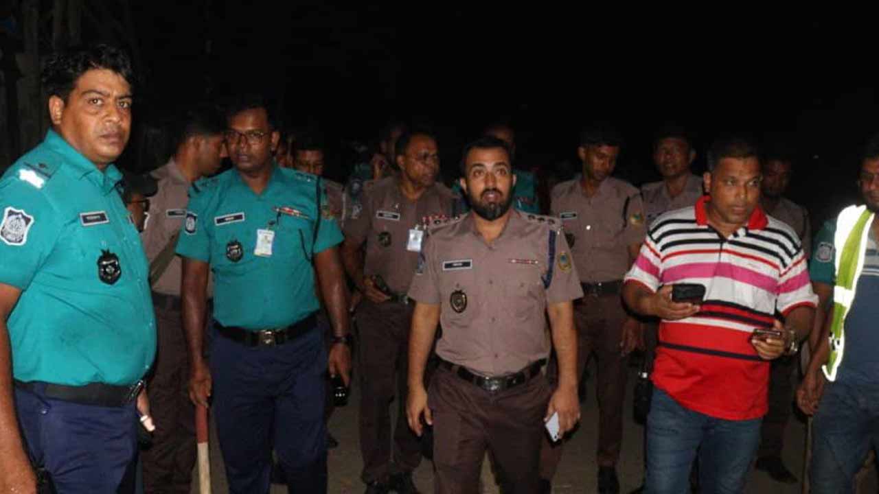 বরিশালে পুলিশের অভিযানে গ্রেপ্তার ১৭
