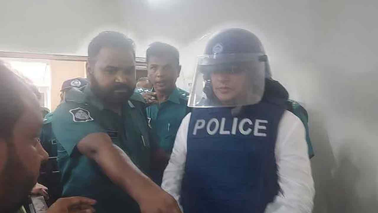 ডায়মন্ড ওয়ার্ল্ডের এমডি দিলীপ কুমার আগারওয়ালা গ্রেপ্তার