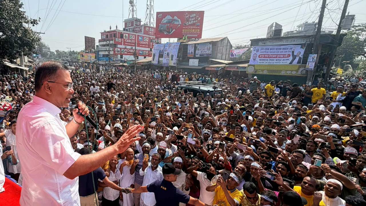 সবাই মিলে দেশকে এগিয়ে নিতে হবে: প্রধানমন্ত্রী