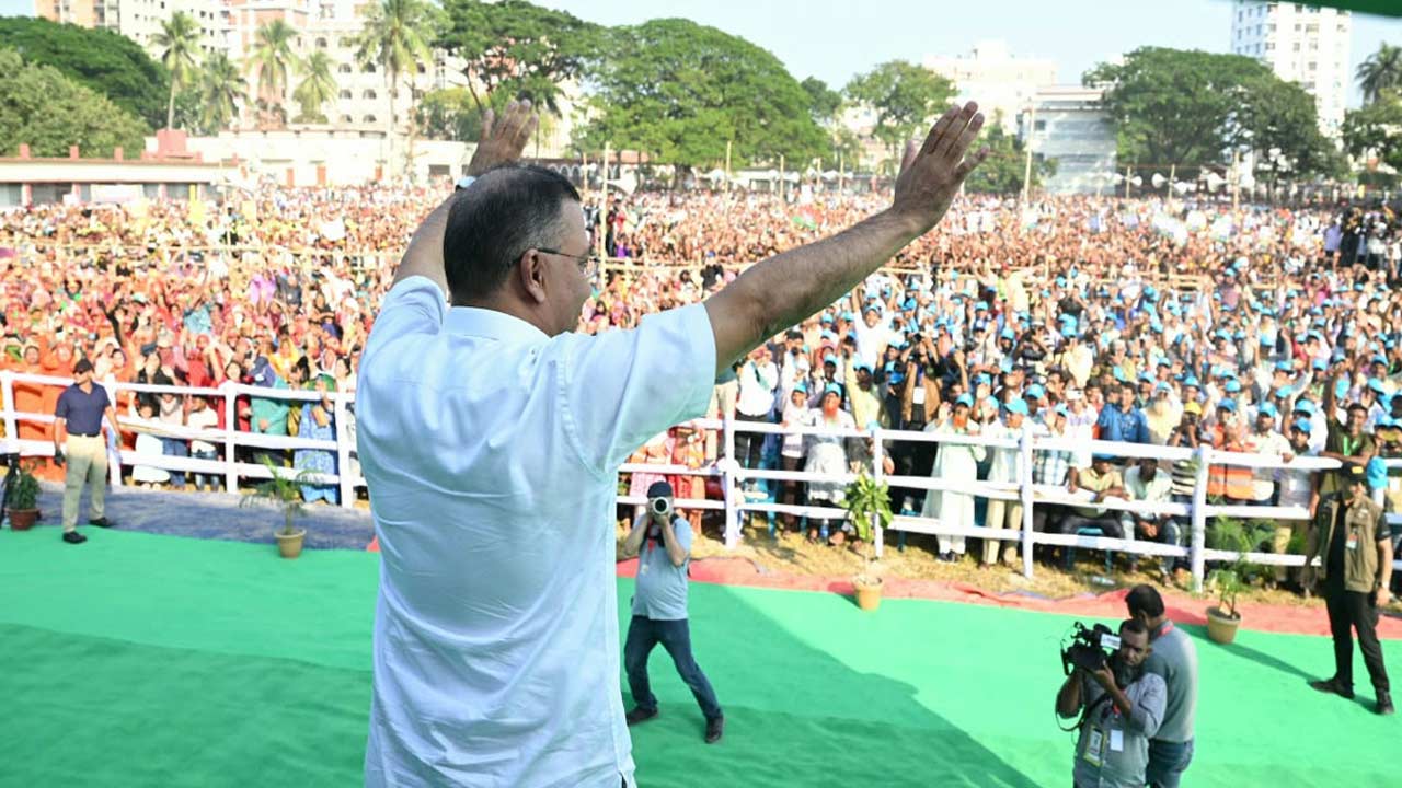 রাজপথে বিশৃঙ্খলা করে উন্নয়ন বাধাগ্রস্ত করছে একটি দল: প্রধানমন্ত্রী