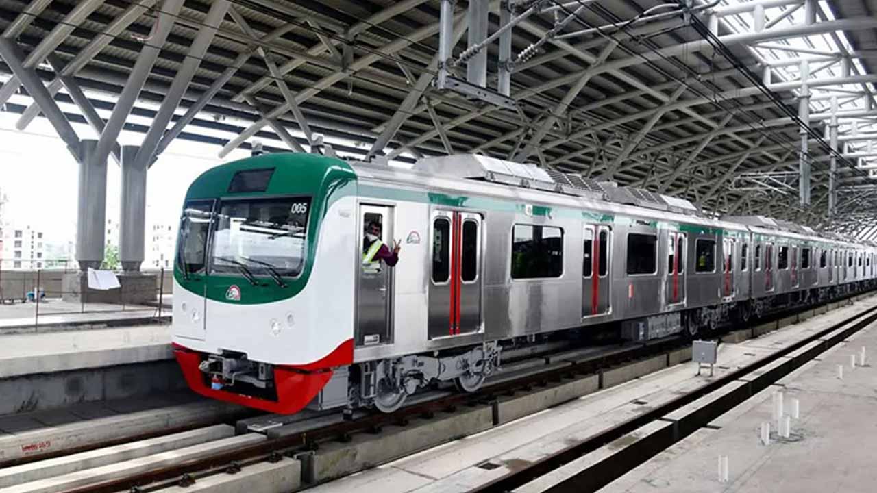 পূজার ছুটিতে মেট্রোরেল চলাচলে নতুন নির্দেশনা