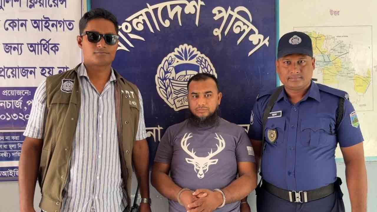 পাবনায় মাদ্রাসাশিক্ষকের বিরুদ্ধে ছাত্রীকে ধর্ষণচেষ্টার অভিযোগ