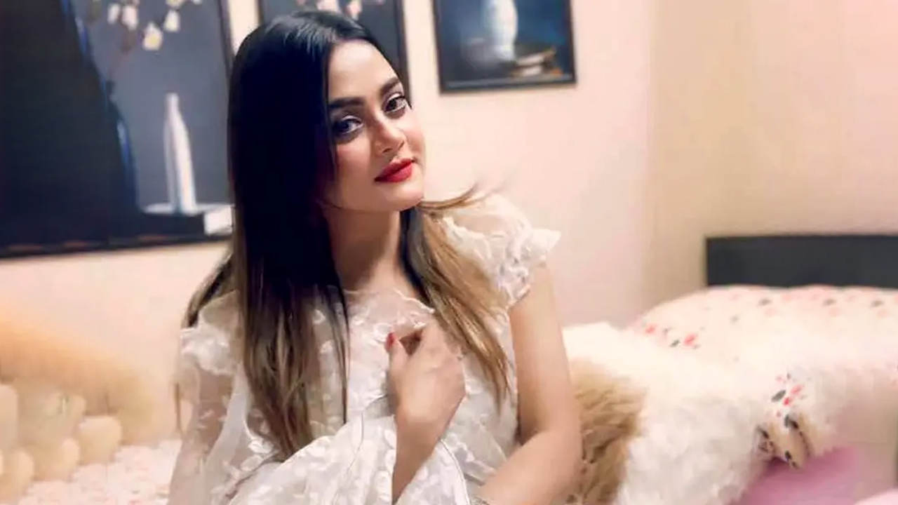 ক্যানসারে প্রাণ হারালেন মডেল-অভিনেত্রী তুলনা