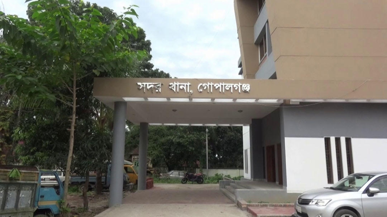 গোপালগঞ্জে পুলিশে হামলা ও পিকআপ ভাঙচুর, সন্ত্রাসবিরোধী আইনে মামলা; গ্রেপ্তার ৭