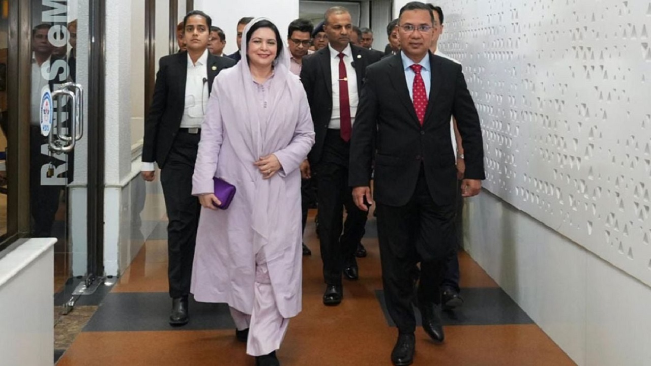 জাপান সফর শেষে ঢাকায় পৌঁছেছেন প্রধানমন্ত্রী